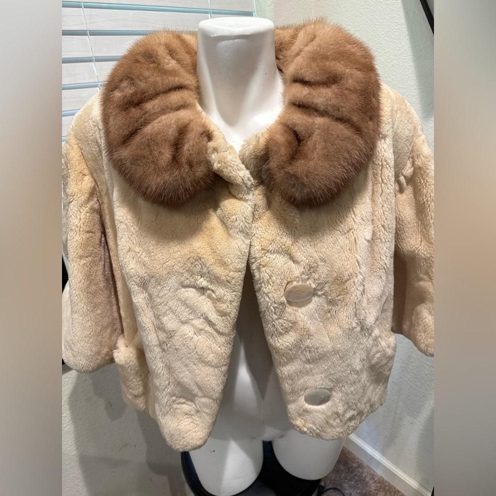 Vintage beaver fur Cape with‎ pockets
